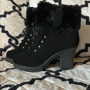 Black Heeled Boots with Fur Trim and Laces
